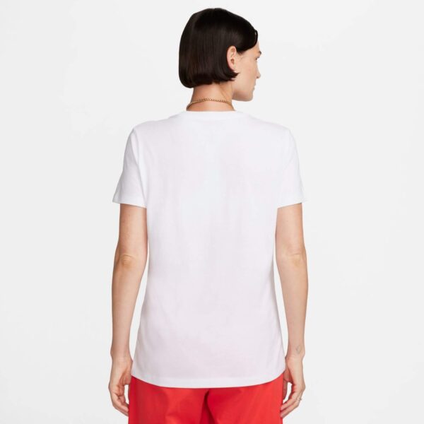 Camiseta Nike Sportswear Feminina - Image 2