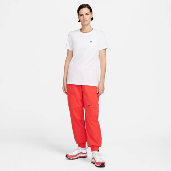 Camiseta Nike Sportswear Feminina - Image 5