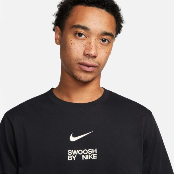 Camiseta Nike Swoosh By Nike - Image 3