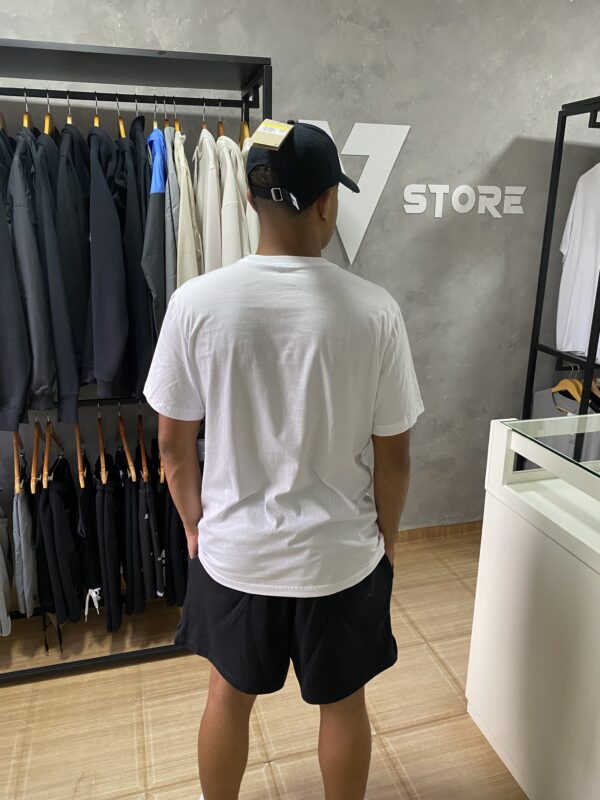 Camiseta Nike Swoosh By Nike - Image 2