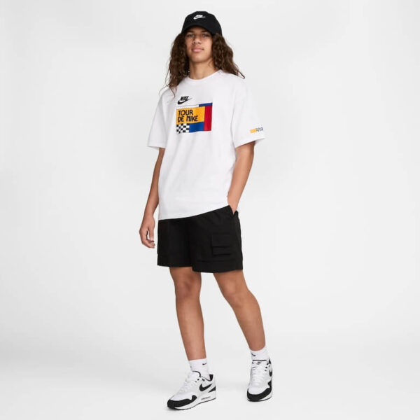 Camiseta Nike Sportswear Tour de Nike - Image 3