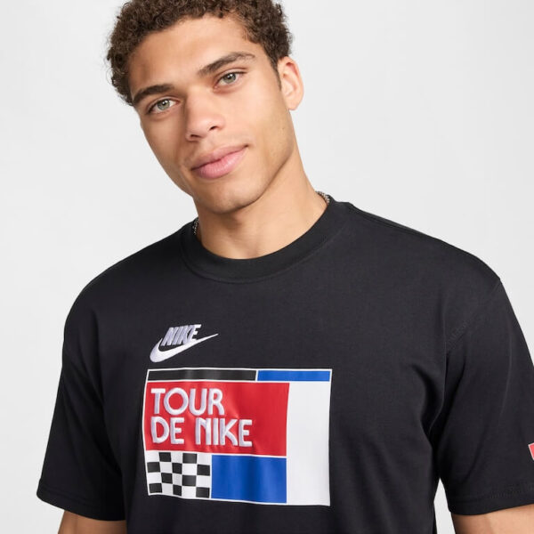 Camiseta Nike Sportswear Tour de Nike - Image 5