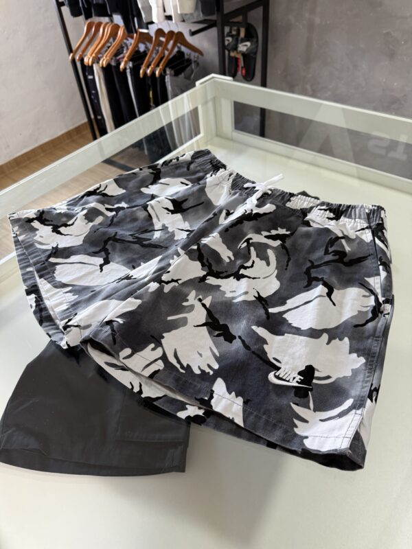 Shorts Nike Club+ Woven Flow - Image 2