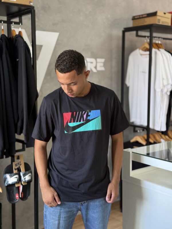 Camiseta Nike Sportswear Club