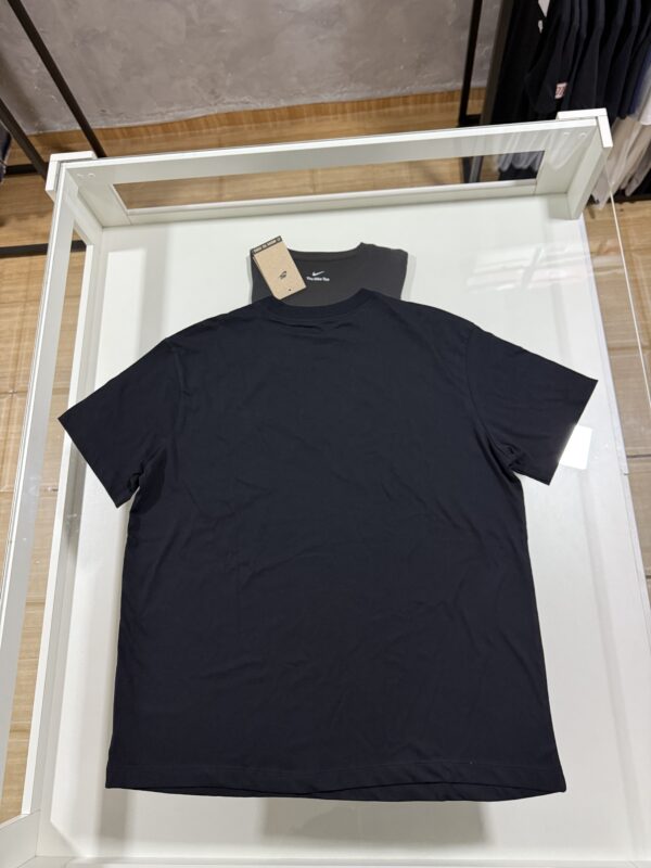 Camiseta Nike Sportswear Monogram - Image 3