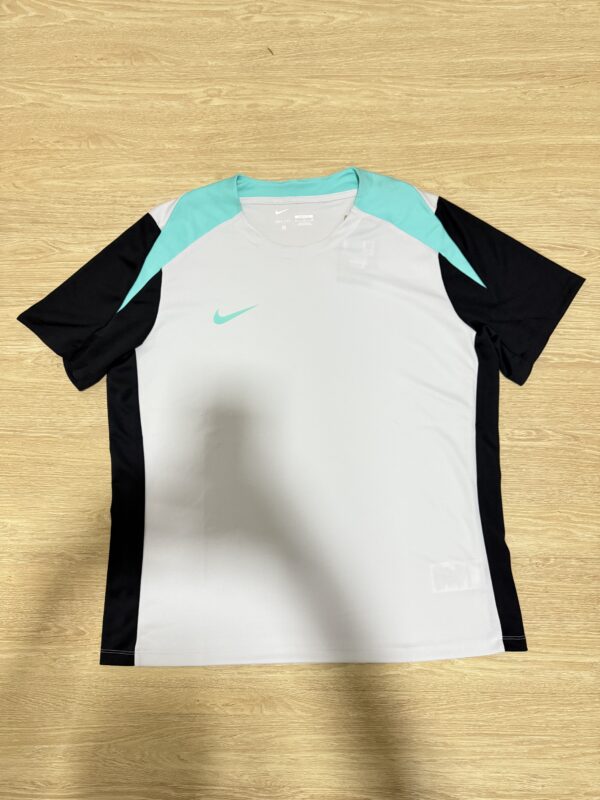 Camiseta Nike Dri-FIT Strike - Image 6